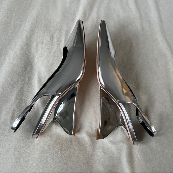 Reformation Westlynn Silver Metallic Point Toe Heel Size 9 NWOT - Picture 8 of 10